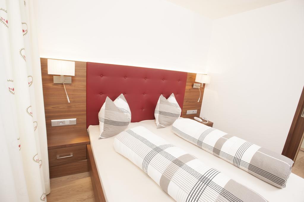 Apartmenthaus Gruberhof Schenna Room photo